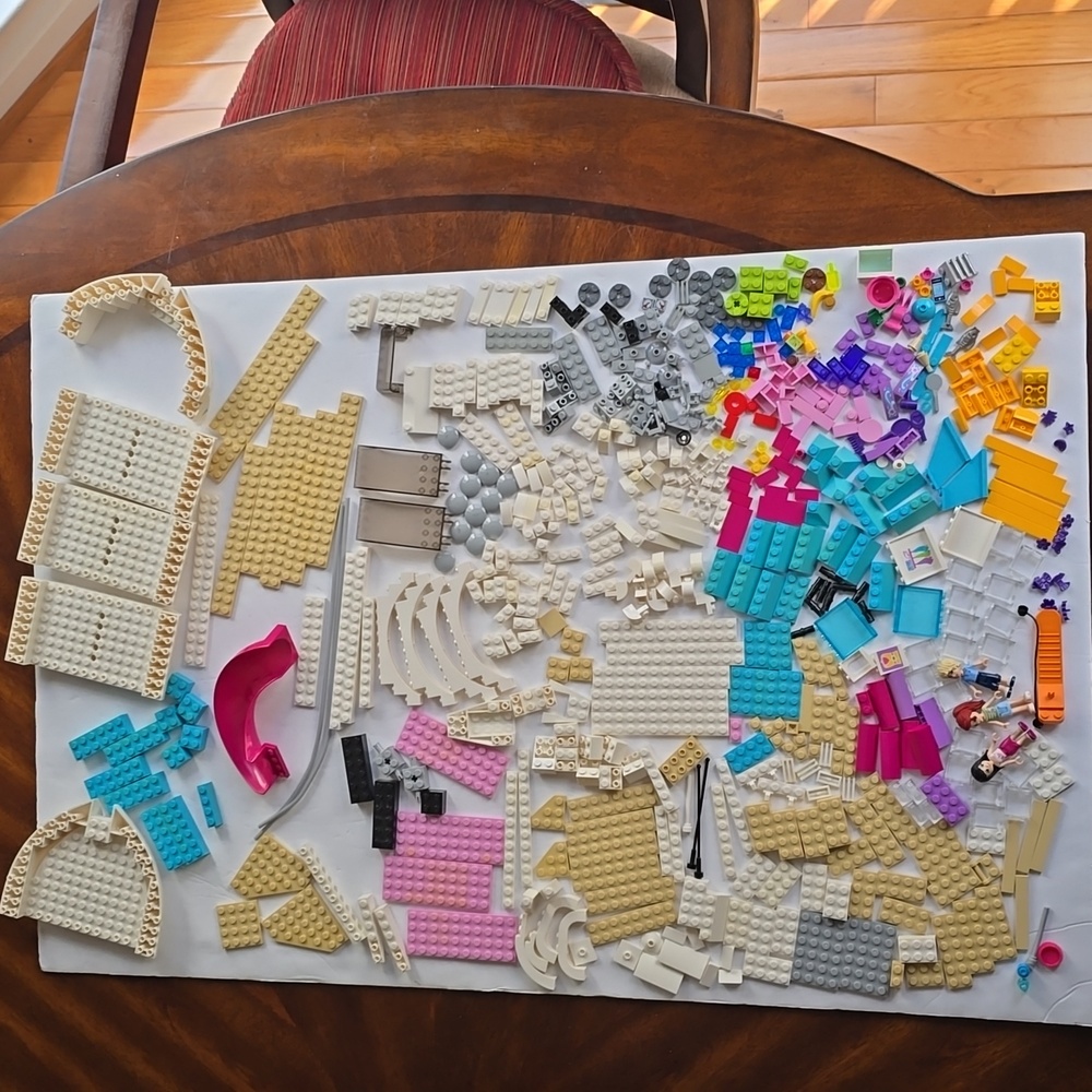 Lego Friends Dolphin Cruiser Set - Kit 41015 - Picture 2 of 16